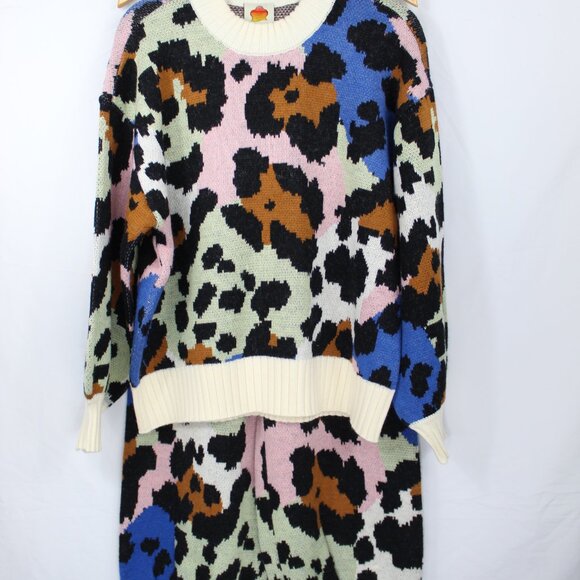 FARM Rio Sweaters - FARM RIO LONG SLEEVE COLORFUL LEOPARD SWEATER SET SN 326062; SIZE M